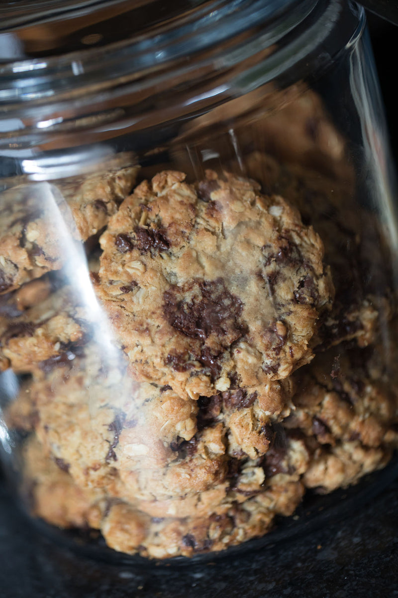 Oatmeal Chocolate Chip Cookies (6 pack)
